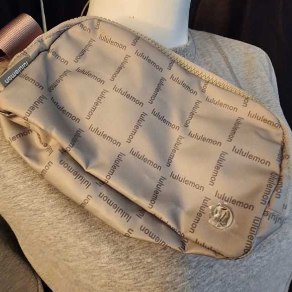 Johnny Was "Calme" NWT's "S" oversized sweatshirt - Picture 3 of 11